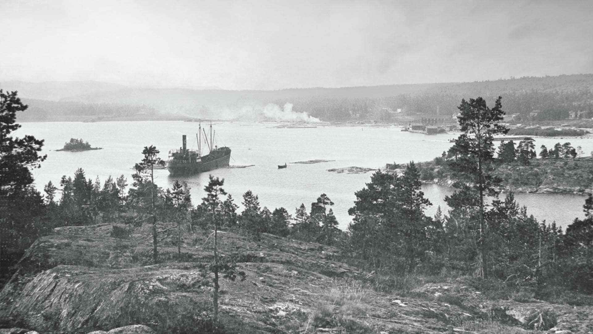 Ångare i Bodviken i Juniskär